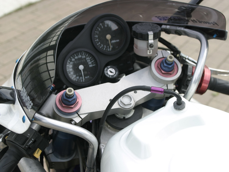 GSX-R11003