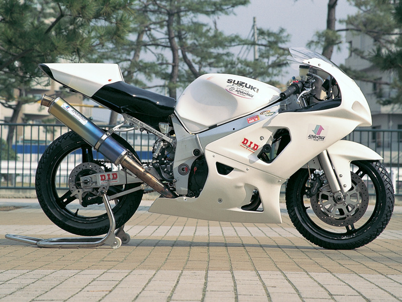 SUZUKI_R1