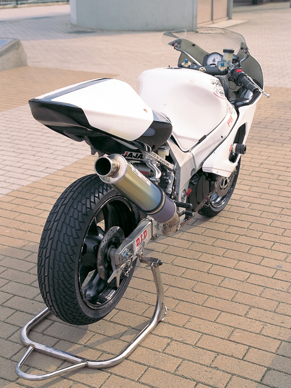 SUZUKI_R4