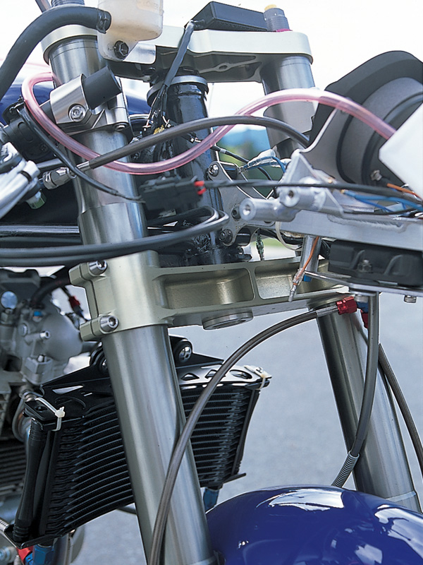 SUZUKI_R25