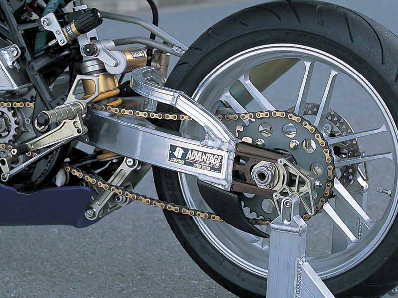 SUZUKI_R27