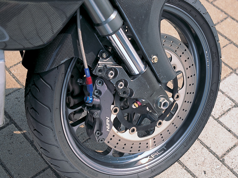 ZZR11002
